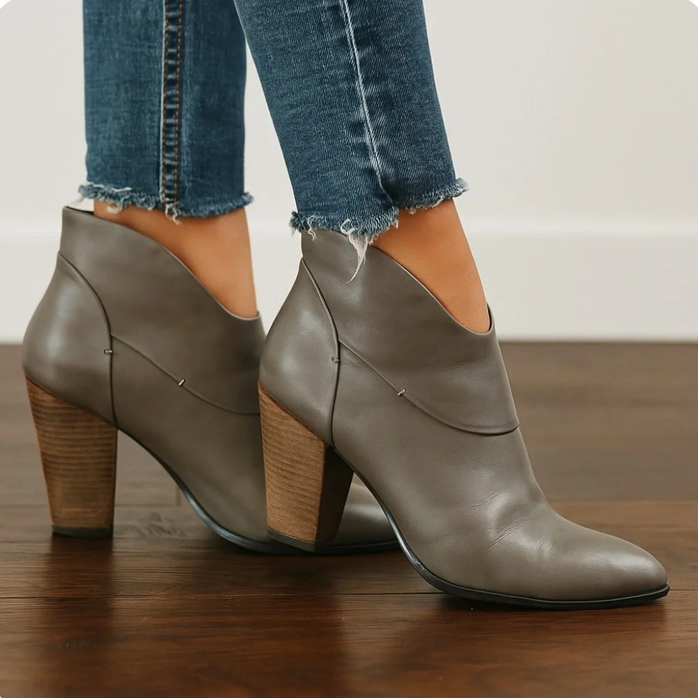 B. Makowsky Gray Leather Ankle Boots Block Heel Back Zip Pointed Curvy Booties